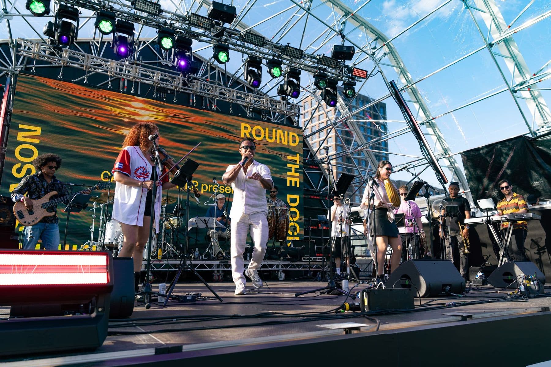 Salsos dainininkai – „Round the Dock“ – šešių savaičių vasaros festivalis